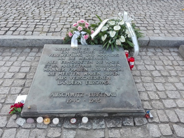 auschwitz denkmal